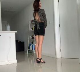 15 all black summer outfits that prove you can wear black for summer, Cute black mini skirt outfit for summer