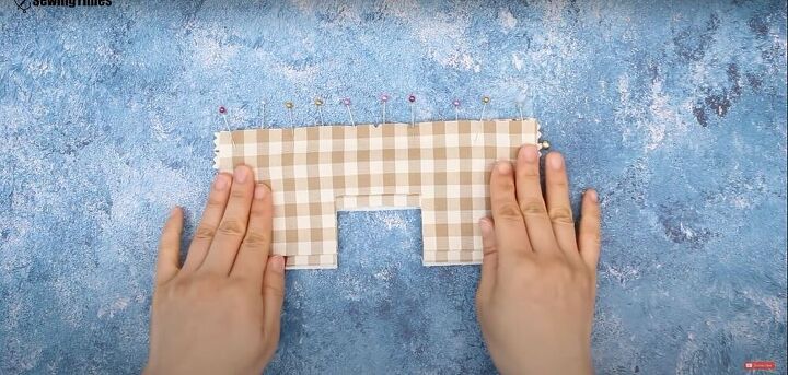 how to make a mini pouch with a zipper, How to sew a mini pouch