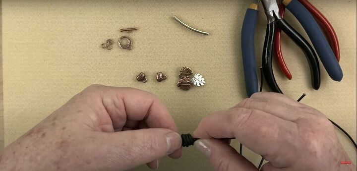 barrel knot and button bracelet tutorial, Make a button bracelet