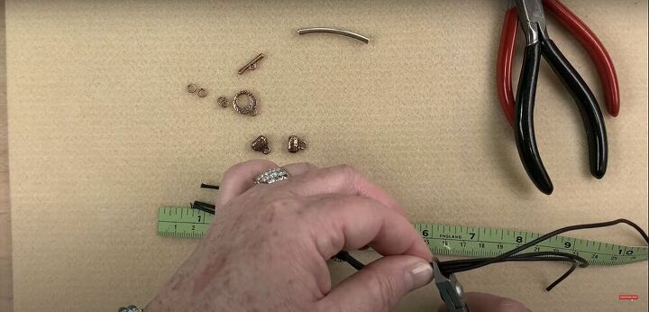 barrel knot and button bracelet tutorial, button bracelet tutorial