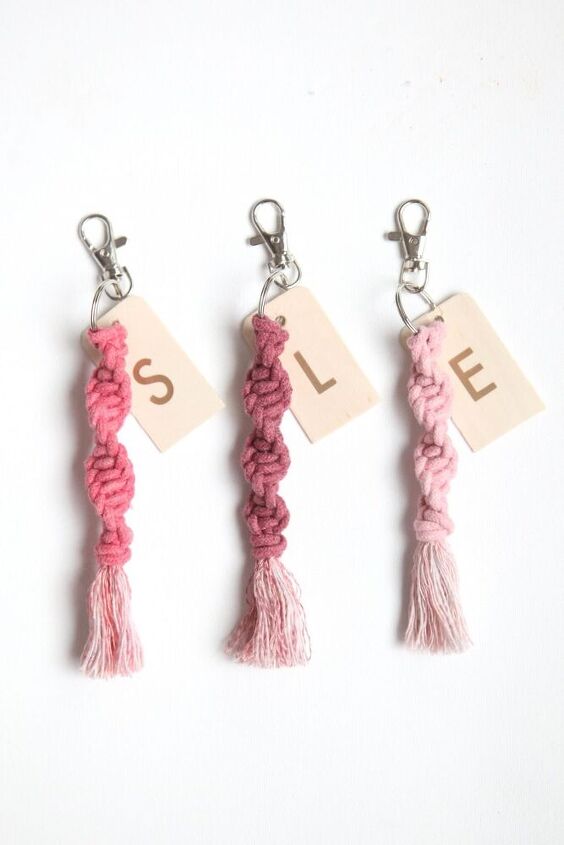 a step by step diy macrame keychain tutorial