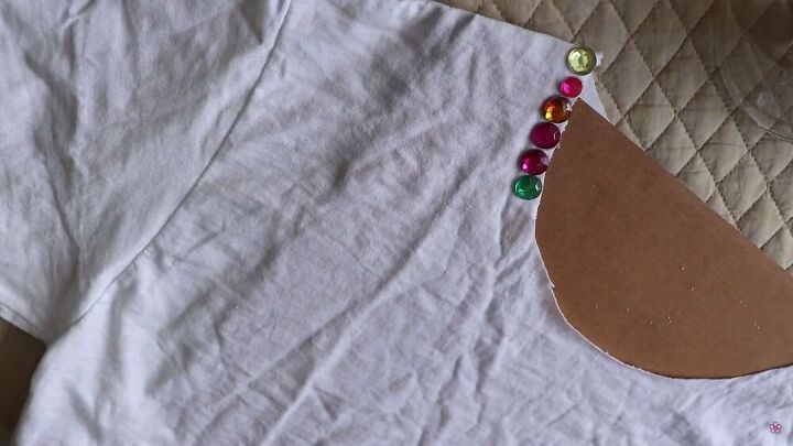 bedazzle your closet with this diy t shirt, DIY t shirt tutorial