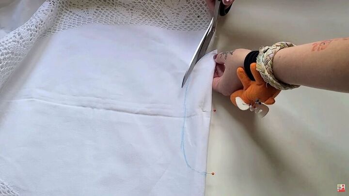 thrift flip alert transform a tablecloth into a stunning diy caftan, DIY caftan tutorial