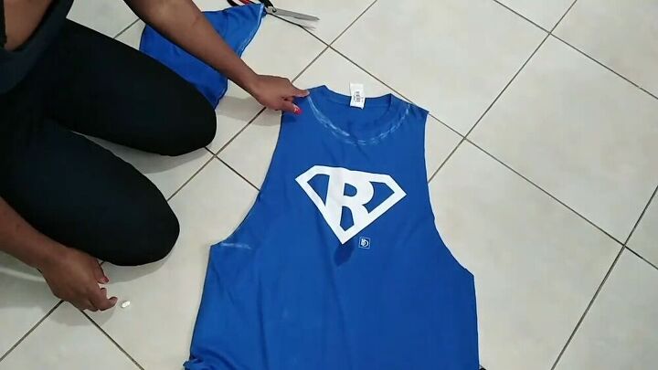 how to make a stringer shirt or gym tank from an old t shirt, How to cut a stringer tank