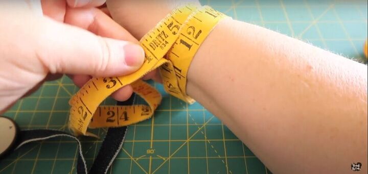quick and cute tape measure bracelet diy, Make a tape measure bracelet