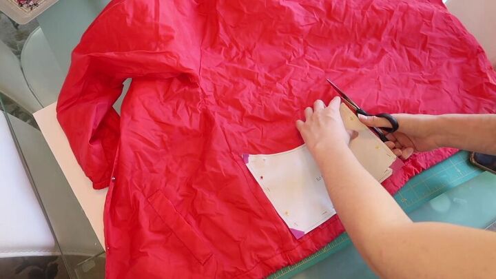 make this incredible nylon bag from a windbreaker, Make a nylon bag