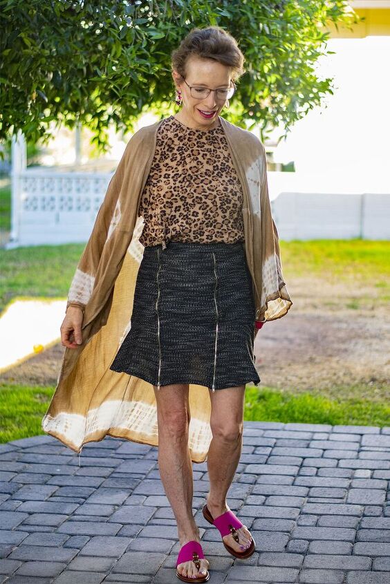 creative styling how to wear a short skirt modestly