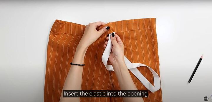 easy pomona pants sew along tutorial, Inserting elastic into DIY Pomona pants