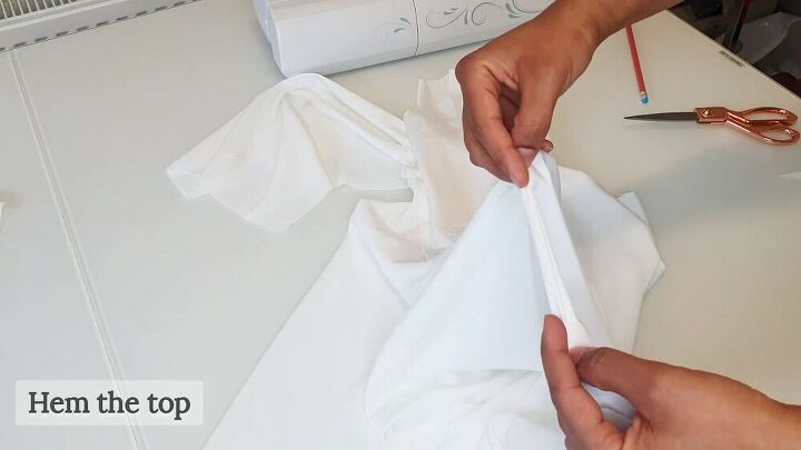 make this exquisite diy blouse with a ruffled shoulder