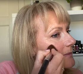 natural spring summer makeup look for older women, Blending makeup