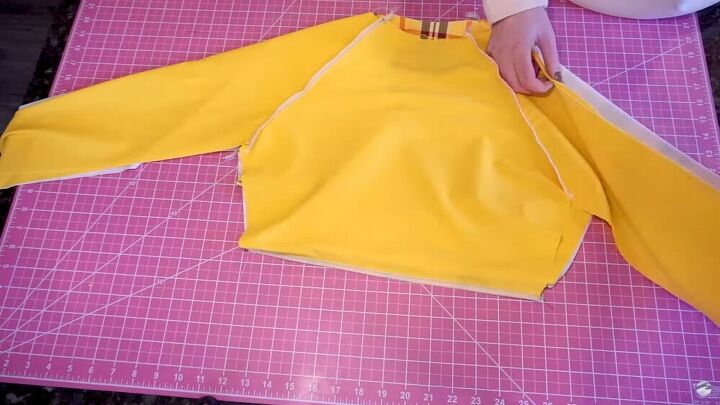 How to Make a Cropped Rash Guard with Long Sleeves | Upstyle