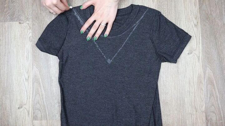 2 easy t shirt neckline cutting ideas to make intricate v necks, Marking a wide v neckline on the t shirt