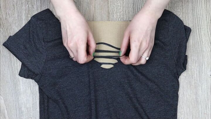 2 easy t shirt neckline cutting ideas to make intricate v necks, T shirt weaving instructions