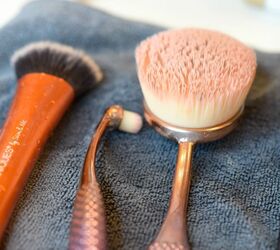 homemade makeup brush cleaner with special ingredient