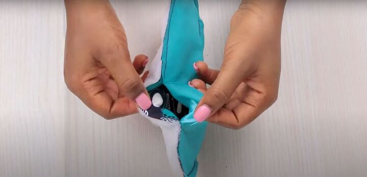 crazy easy tutorial shows how to make a sleep mask in just 10mins, Flipping the fabric