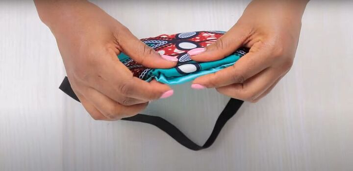 crazy easy tutorial shows how to make a sleep mask in just 10mins, Sewing the gap closed