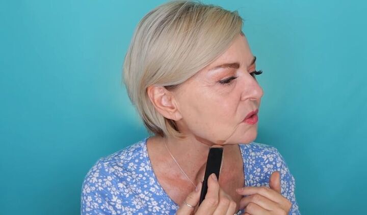 5 easy face lift makeup tips tricks for mature skin, Face lift makeup tricks