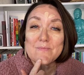 Her finger-only makeup trick works beautifully on mature skin