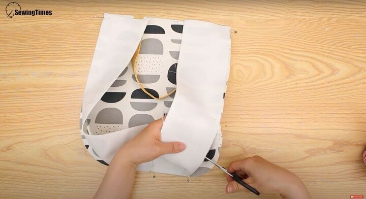 easy tutorial on how to sew a tote bag with flat bottom, How to make a gusseted bag