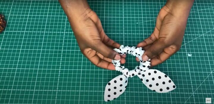 3 cute easy ways you can sew a scrunchie, DIY scrunchie tutorial