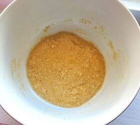 How To Make DIY Honey Oatmeal Face Mask For At-home Facials