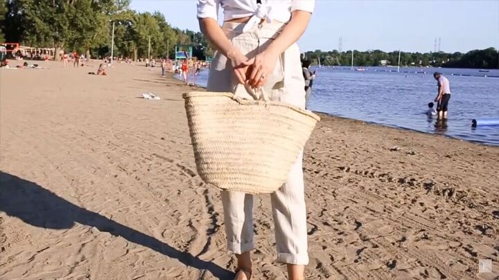 what to wear to the beach 3 simple summer beach outfits, Cuffed high waisted trousers and wicker bag