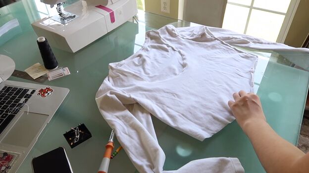 7 easy steps to make a diy long sleeve crop top, Pinning the hem ready for sewing