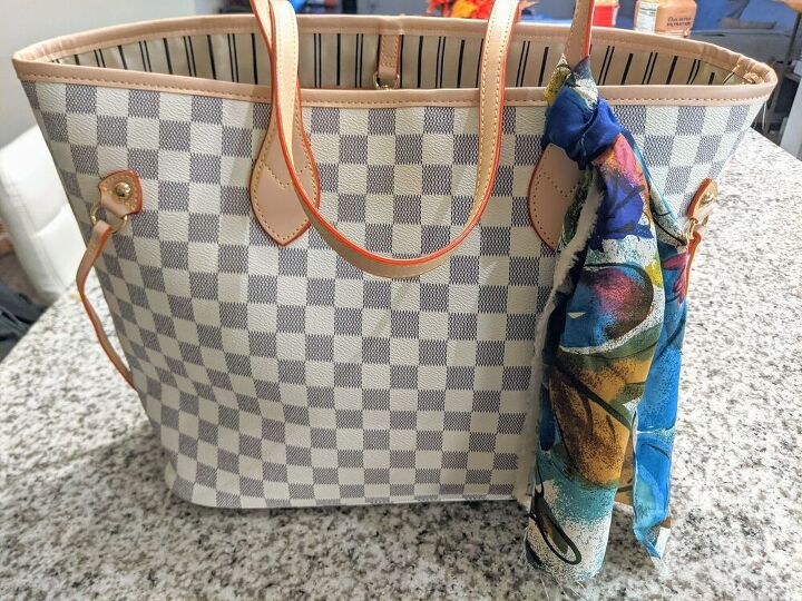 3 creative ways to use extra scraps of fabric, I tied the fabric on the strap of my tote