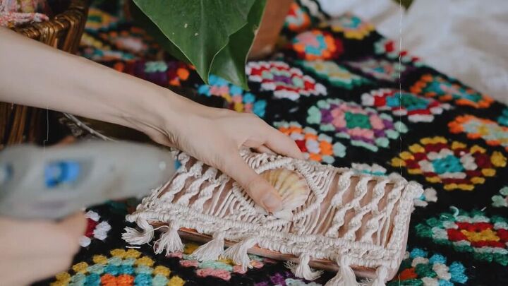 Gun Macrame Use This Relaxing DIY Macrame Purse Tutorial to Make a Unique Bag | Upstyle