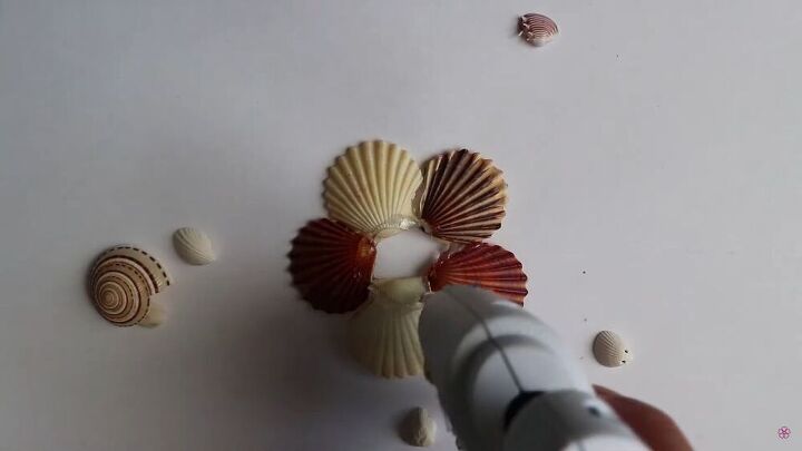 4 diy seashell hair clip ideas that will release your inner mermaid, Gluing a circle to attach the main shell