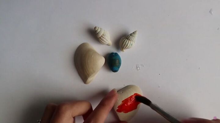 4 diy seashell hair clip ideas that will release your inner mermaid, Painting the seashells with acrylic paint