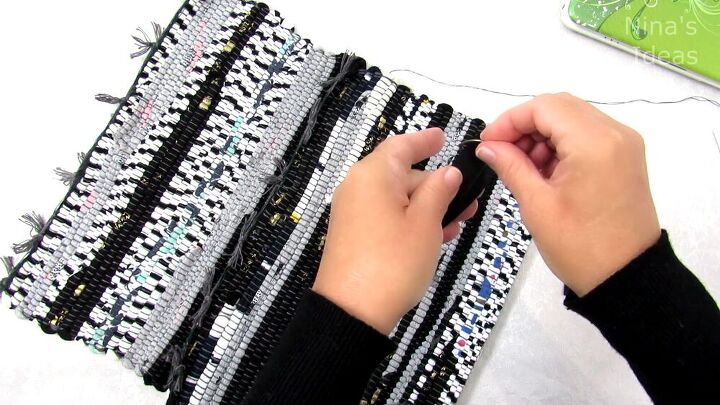 How to Make a Laptop Bag Out of an Old Rag Rug - Super Easy Tutorial ...