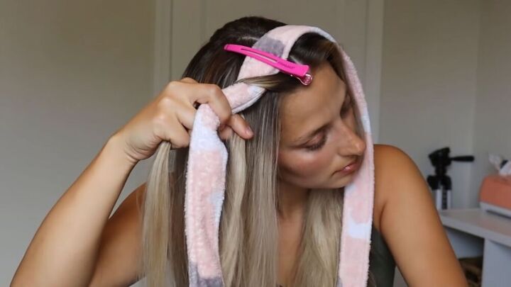 how to create perfect overnight heatless curls with the wrap method, Pinning the robe on top of the head