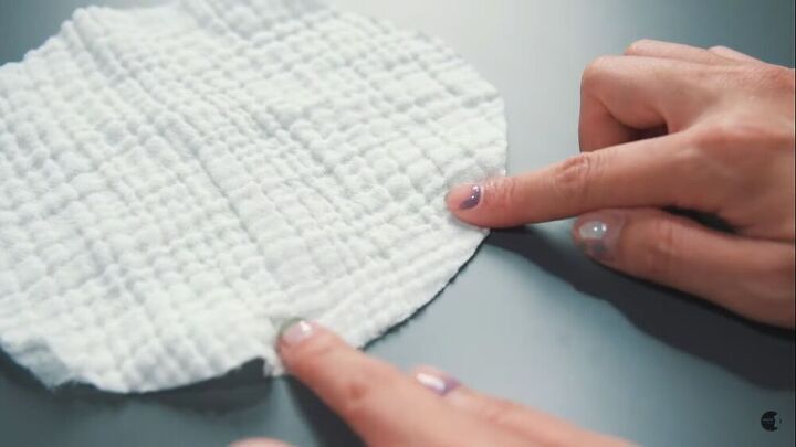 everything you need to know about sewing double gauze fabric, Stretching double gauze fabric