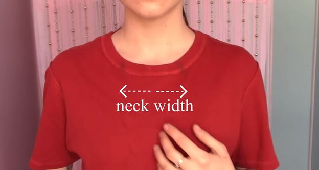 3 no sew diy t shirt cutting ideas that will give your tees new life, Wearing a t shirt inside out to measure