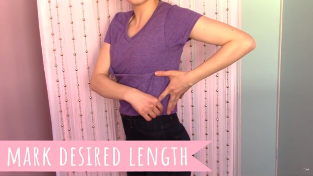 3 no sew diy t shirt cutting ideas that will give your tees new life, Wearing a t shirt inside out to measure sides