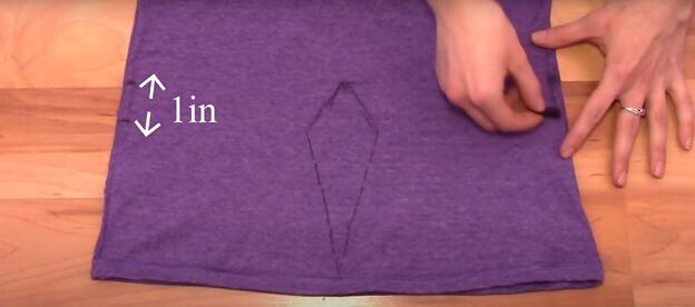 3 no sew diy t shirt cutting ideas that will give your tees new life, Easy t shirt cutting techniques