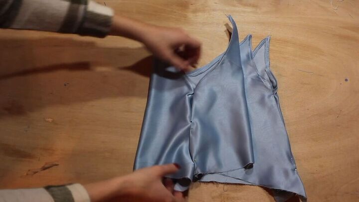 how to make a sexy cami top out of an old curtain, Pinning the side seams of the DIY cami top