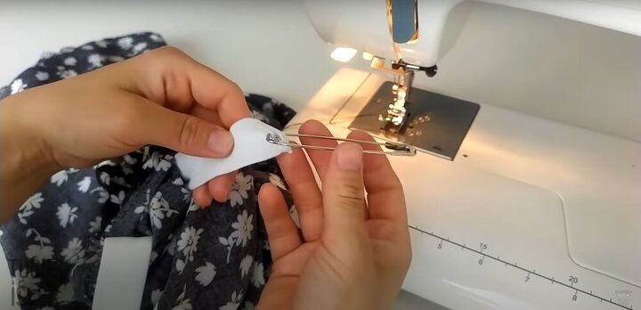 how to sew culottes easy sewing tutorial for making cute diy culottes, Inserting the elastic into the waistband