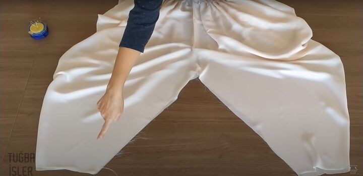 how to make dhoti salwar chic draped pants tutorial, Pinning the inseams ready to sew