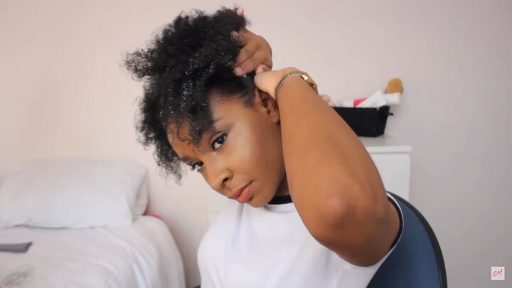 3 cute protective hairstyles for curly hair that are super easy to do, Applying gel to the undercut