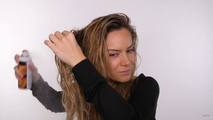how to do easy overnight beach waves that last 3 days, Apply conditioner to hair