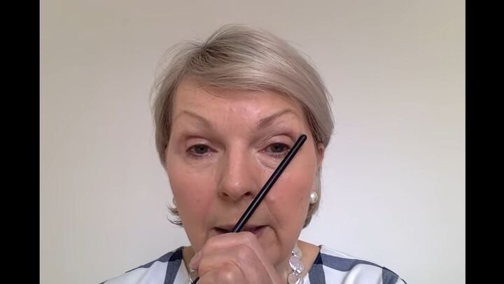 how to easily perfectly apply eye makeup for mature women, The best eye makeup for over 60