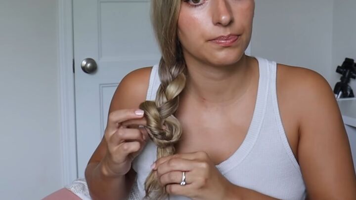 how to tie your hair without a hair tie 4 different cute ways, How to tie hair with hair