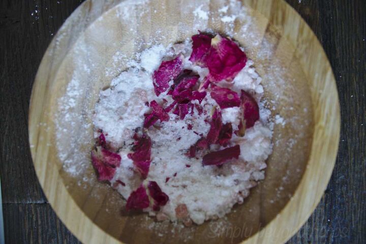 diy bath salt homemade gift for busy moms, bath salts with rose petals