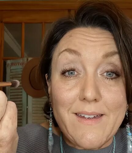 need a touch of glamour this fall try this fall eyeshadow tutorial, Fall eyeshadow looks for mature skin