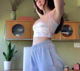 2 fun thrift flip ideas inspired by brandy melville princess polly, Trying on the DIY crop top