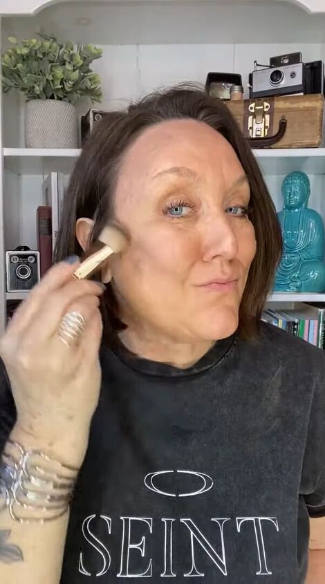 how to create fun colorful makeup looks for mature skin, Applying contour to the face