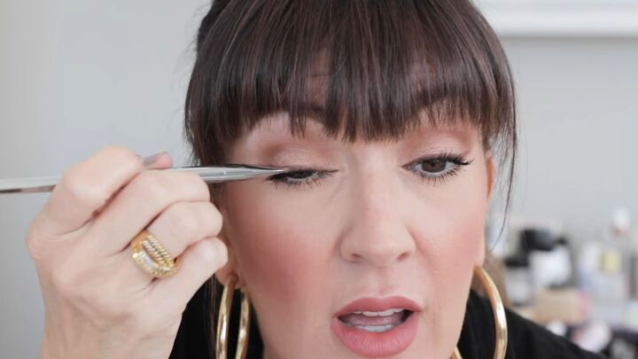 how to use makeup setting spray 3 unique tips to try, How to use setting spray for eyeliner