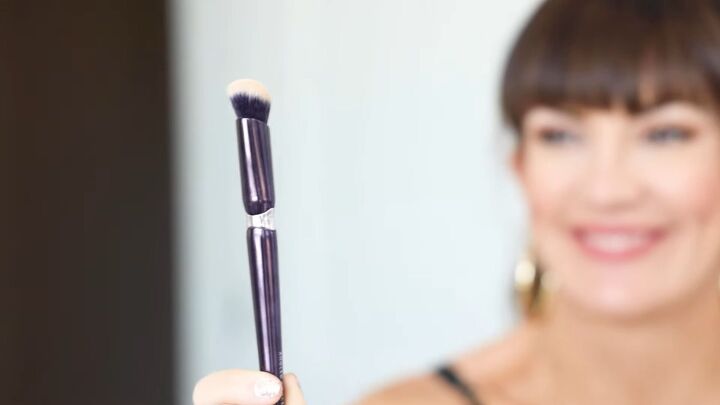 how to use makeup setting spray 3 unique tips to try, Concealer brush